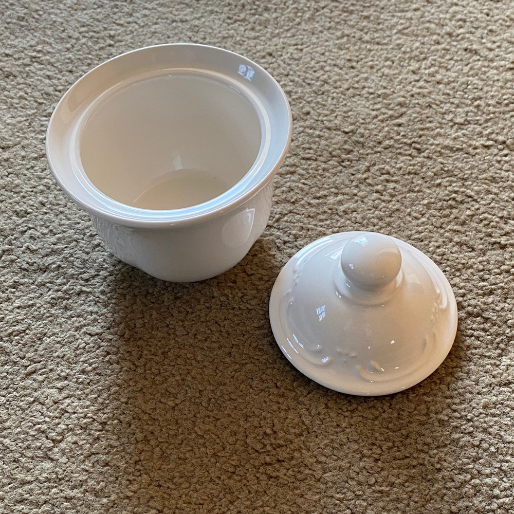White Ceramic Lidded Sugar Dish Pflatzgraff